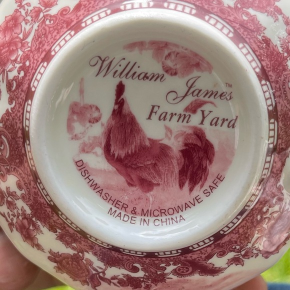 William James Farm Yard - Red by Jay Import - Picture 3 of 16